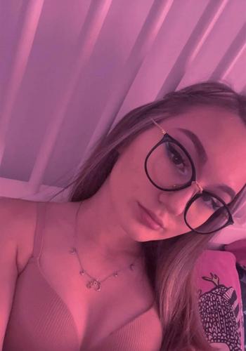 Sienna, 26 Asian female escort, Prince George